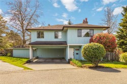 4259 Craigo Park Way Saanich, BC V8Z 6Y1