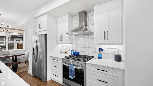 38-12075 Oceola Road, Lake Country, BC - Indoor Photo Showing Kitchen With Upgraded Kitchen