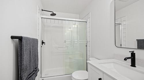 38-12075 Oceola Road, Lake Country, BC - Indoor Photo Showing Bathroom
