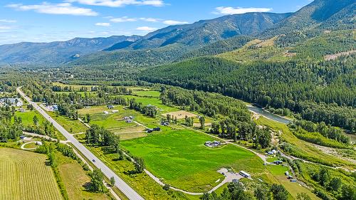 7015 Stubbs Road, Hosmer, BC 