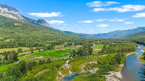 7015 Stubbs Road, Hosmer, BC 