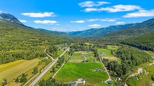 7015 Stubbs Road, Hosmer, BC 