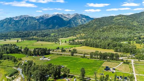 7015 Stubbs Road, Hosmer, BC 