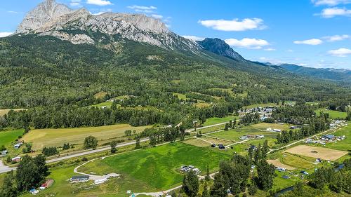 7015 Stubbs Road, Hosmer, BC 