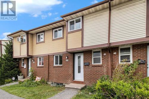 17 - 1442 FOXWELL STREET  Ottawa, ON K1B 5J4