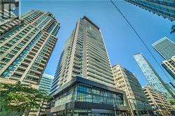PH305 - 770 BAY STREET Toronto, ON M5G 1N6