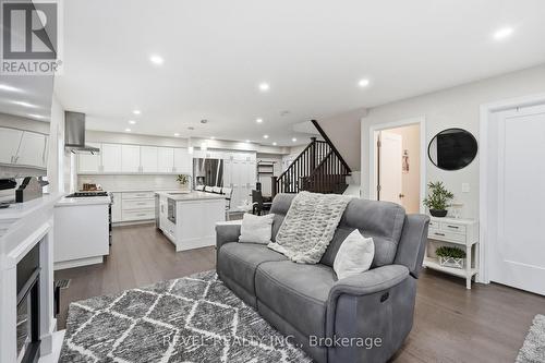 O/C Living rm, 9' ceilings & engineered hrdwd flrs - 109 Ray Street N, Hamilton, ON - Indoor