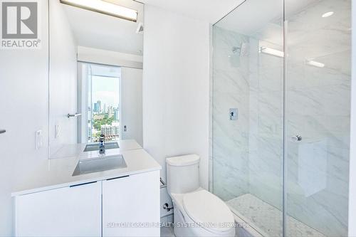 2502 - 158 Front Street E, Toronto, ON - Indoor Photo Showing Bathroom