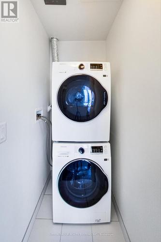 2502 - 158 Front Street E, Toronto, ON - Indoor Photo Showing Laundry Room
