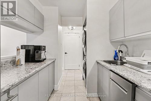 312 - 280 Brittany Drive, Ottawa, ON - Indoor Photo Showing Kitchen