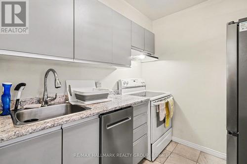 312 - 280 Brittany Drive, Ottawa, ON - Indoor Photo Showing Kitchen