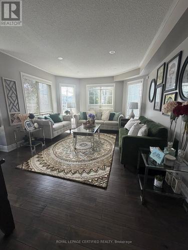 5890 Tampico Way, Mississauga, ON - Indoor Photo Showing Living Room