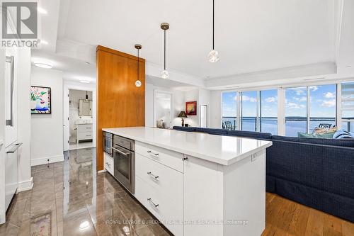 1501 - 2060 Lakeshore Road, Burlington, ON - Indoor Photo Showing Kitchen