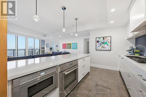 1501 - 2060 Lakeshore Road, Burlington, ON - Indoor Photo Showing Kitchen With Upgraded Kitchen