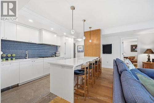 1501 - 2060 Lakeshore Road, Burlington, ON - Indoor Photo Showing Kitchen With Upgraded Kitchen