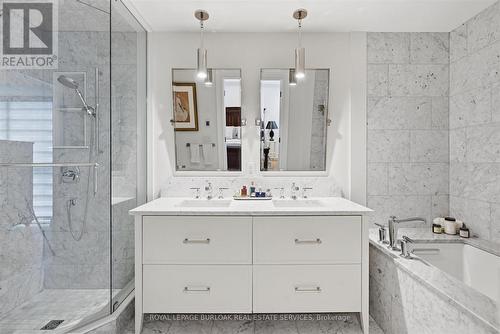 1501 - 2060 Lakeshore Road, Burlington, ON - Indoor Photo Showing Bathroom