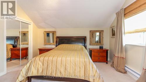 20 Grant Avenue, Tiny, ON - Indoor Photo Showing Bedroom