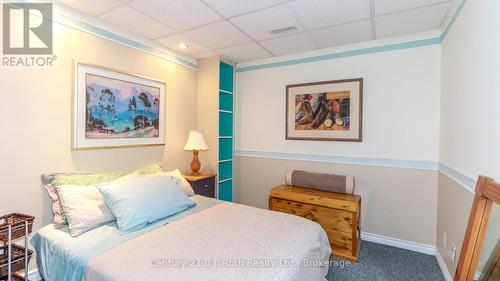 20 Grant Avenue, Tiny, ON - Indoor Photo Showing Bedroom