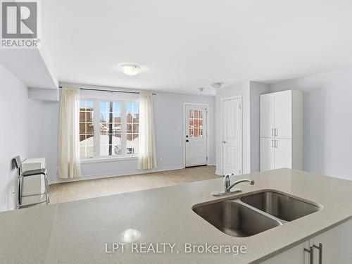 4 - 244 PENETANGUISHENE ROAD  Barrie, ON L4M 7C2