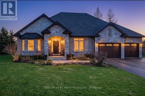 2 ROY HICKLING DRIVE  Springwater, ON L9X 0J2