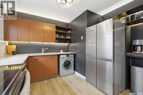 305 Montreal Avenue N, Saskatoon, SK - Indoor Photo Showing Laundry Room