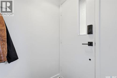 305 Montreal Avenue N, Saskatoon, SK - Indoor Photo Showing Other Room