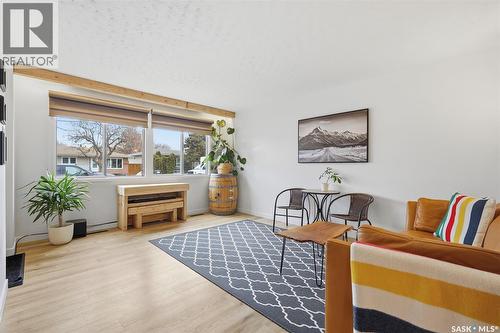 305 Montreal Avenue N, Saskatoon, SK - Indoor Photo Showing Other Room