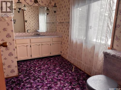 5 Malcolm Place, Saskatoon, SK - Indoor Photo Showing Bathroom