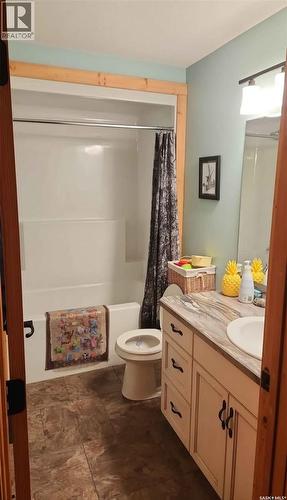 105 Francis Street, Francis, SK - Indoor Photo Showing Bathroom
