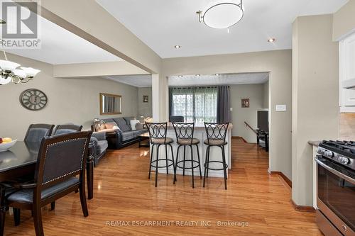 210 Columbia Drive, Hamilton, ON - Indoor Photo Showing Dining Room