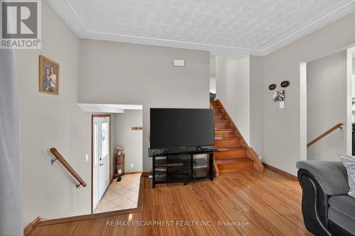 210 Columbia Drive, Hamilton, ON - Indoor