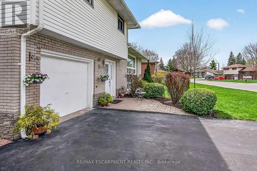 210 Columbia Drive, Hamilton, ON - Outdoor