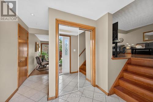 210 Columbia Drive, Hamilton, ON - Indoor Photo Showing Other Room