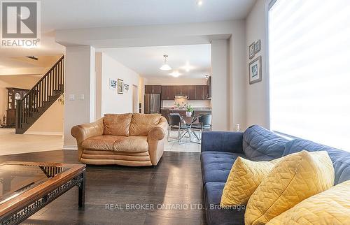 60 Morrison Drive, Hamilton, ON - Indoor Photo Showing Living Room