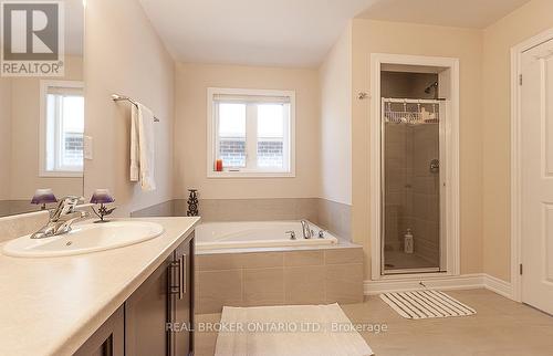 60 Morrison Drive, Hamilton, ON - Indoor Photo Showing Bathroom