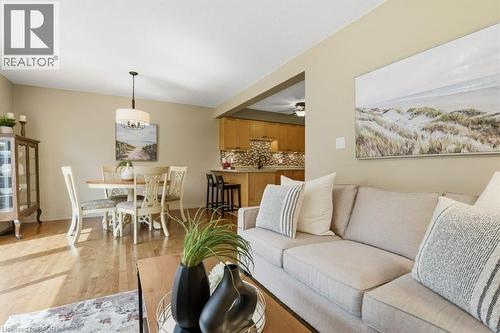 A great space for the whole family - 42 Fallowfield Drive Unit# 15, Kitchener, ON - Indoor Photo Showing Living Room
