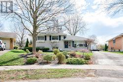 19 LINTON PLACE  Kitchener, ON N2B 2K1