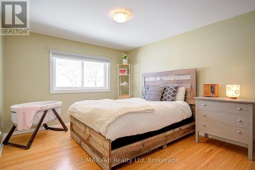 19 Linton Place, Kitchener, ON 