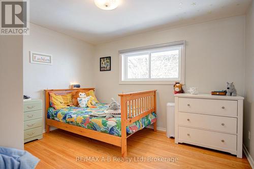 19 Linton Place, Kitchener, ON 