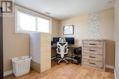 19 Linton Place, Kitchener, ON 