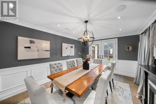 36 Mississauga Road N, Mississauga, ON - Indoor Photo Showing Dining Room
