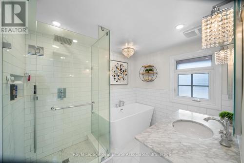 36 Mississauga Road N, Mississauga, ON - Indoor Photo Showing Bathroom