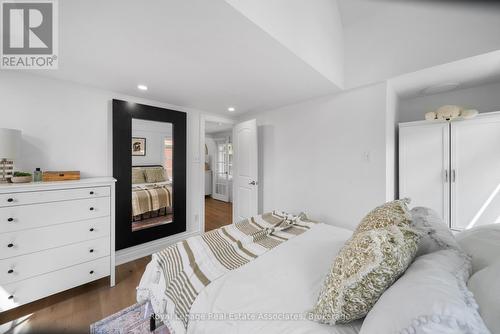 36 Mississauga Road N, Mississauga, ON - Indoor Photo Showing Bedroom