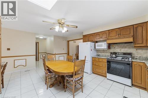 546 Dicenzo Drive, Hamilton, ON - Indoor Photo Showing Kitchen