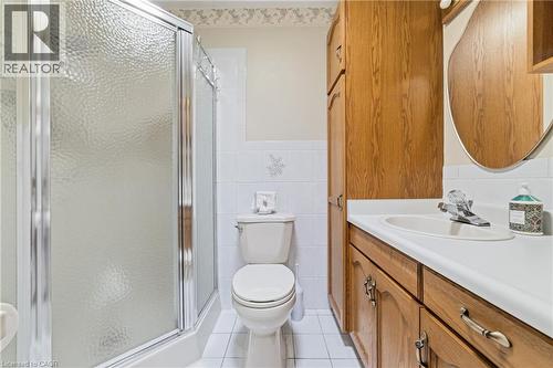 546 Dicenzo Drive, Hamilton, ON - Indoor Photo Showing Bathroom