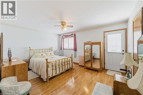 546 Dicenzo Drive, Hamilton, ON - Indoor Photo Showing Bedroom
