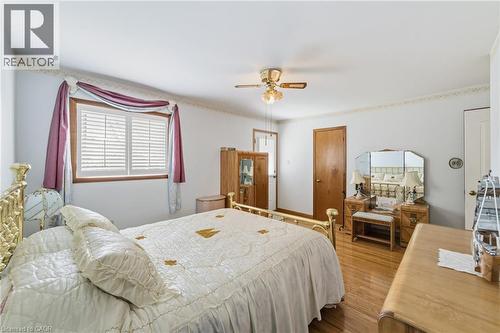 546 Dicenzo Drive, Hamilton, ON - Indoor Photo Showing Bedroom