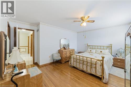 546 Dicenzo Drive, Hamilton, ON - Indoor Photo Showing Bedroom