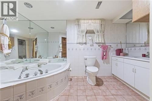 546 Dicenzo Drive, Hamilton, ON - Indoor Photo Showing Bathroom