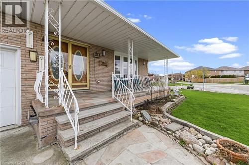 546 Dicenzo Drive, Hamilton, ON - Outdoor